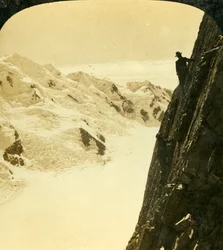 Uma subida perigosa, Mount Malte Brun, Nova Zelândia, c1909.