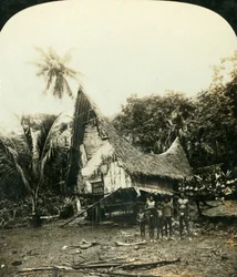 Uma cabana nativa, Sariba, Nova Guiné britânica, c1909.