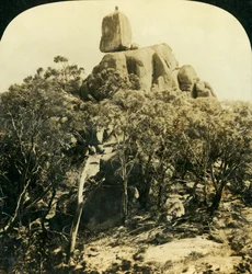 The Look-Out Rock, Buffalo Ranges, Victoria, Austrália, c1909.