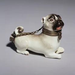 Uma tigela de cachimbo de Meissen modelada como um cão pug sentado, c.1745 (porcelana)