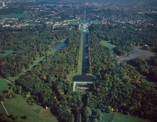 Arte Barroca: Vista aérea do Parque de Nymphenburg no século 17 Munique, Alemanha