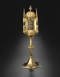 Monstrância circular com telhado abobadado de Braunschweig, Alemanha, final do século 14 (prata dourada e cristal)