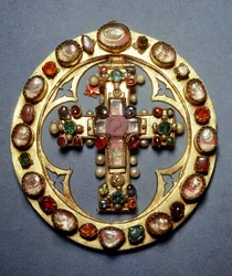 Cruz de ouro e pedras de fabrico alemão