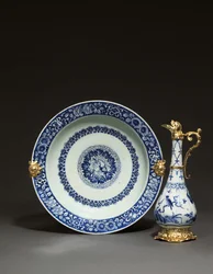 Jarra e prato chineses montados, Augsburg, c.1655-60 (porcelana e prata dourada) (ver também 1153958)