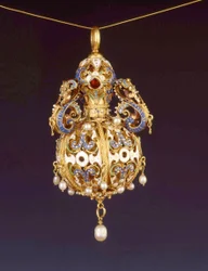 Pomander, c.1600 (ouro e cloisonne esmalte)