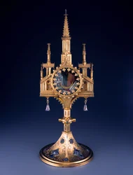 Monstrância relicária do tesouro Guelph, feita pela oficina de Hildesheim, início do século 15 (cobre dourado gravado, prata e esmalte translúcido)