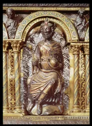 Santuário do imperador Carlos Magno (742-814), detalhe de Henri IV (1050-1106) 1215 (esmalte dourado e champleve)