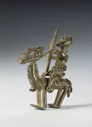 Cavaleiro a cavalo com arnês decorativo (latão)