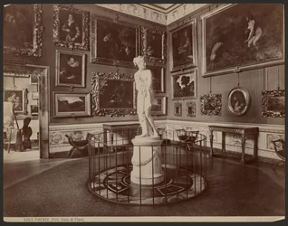 Florença, Pitti, Salão Flora