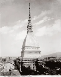 Vista da Toupeira Antonelliana em Turim, c.1890