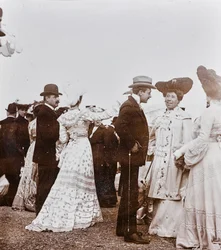 Pessoas elegantes a galope correram, Parque Cascine, Florença