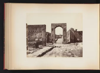 Vista da Strada Mercurio em Pompéia, Itália
Strada Mercurio. (Pompei) (título sobre o objecto)
