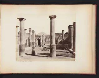 Vista das ruínas da casa de Marco Olconio em Pompeia, Itália.
(Pompei) Casa di Marco Olconio (título sobre o objecto)