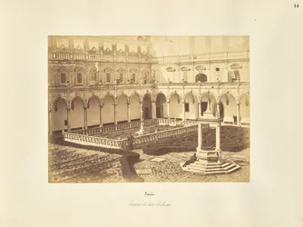 Nápoles. Interior do claustro de São Martinho.