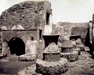 Pompei: vista da sala de trabalho de um padeiro