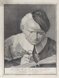 Homem de chapéu lendo um livro com uma lupa, 1743.