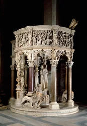 Cadeira. Escultura em mármore de Giovanni Pisano (1248-1314). 1302-1311 Catedral de Pisa (Duomo di Santa Maria Assunta di Pisa), Itália