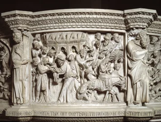 Detalhe dos relevos da Cadeira realizada por Giovanni Pisano (1248-1314): a apresentação de Jesus no templo e a fuga para o Egito (Detalhe dos relevos do púlpito de mármore) 1302-1311 Catedral de Pisa (Duomo di Pisa), Itália