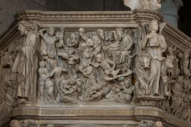 O massacre dos inocentes, no púlpito da igreja de Sant