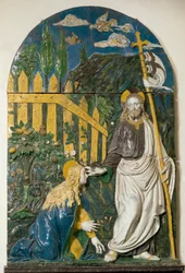 Noli me tangere. Jesus Cristo segura uma bandeira branca (estandarte) com uma cruz vermelha, e a sua auréola está marcada com uma cruz. Baixo-relevo em cerâmica de Giovanni della Robbia (1469-1529). Florença, Museo Nazionale del Bargello