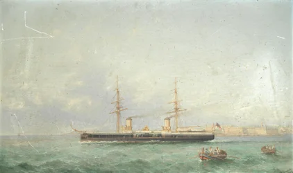 O navio de guerra HMS Inflexible a sair para o mar a partir de Grand Harbour, Valetta