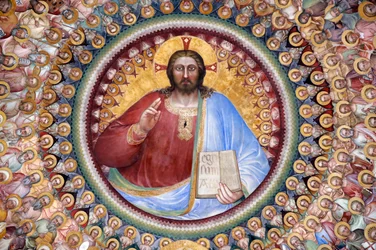 O Batistério de Pádua. Afrescos no teto do século XIV de Giusto de Menabuoi. O Paraíso. Bênção de Cristo com anjos, patriarcas, profetas e santos. Pormenor. Pádua. Itália. (foto)
