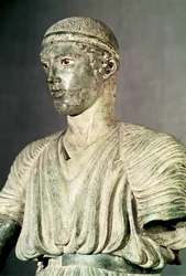 Detalhe do cocheiro de Delfos, c.470 aC bronze ver também 161526