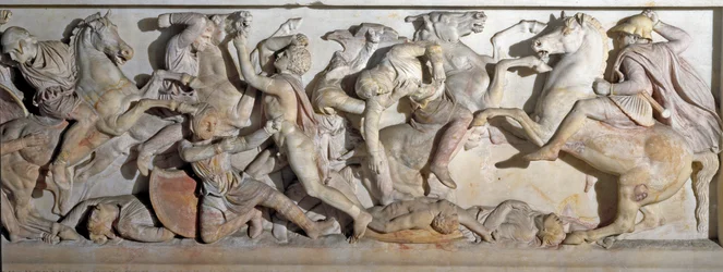 Arte grega: "sarcófago de Alexandre o Grande (356-323 AC)" Vista dos relevos representando a Batalha de Issos em 333 AC entre os gregos e os persas. Da necrópole fenícia de Sidon. Século IV a.C. Dim. 195 x 318 x167 cm Istambul, arco