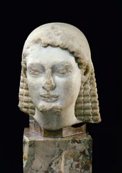 Chefe de um Kouros, de Atenas, c.510 aC (mármore)