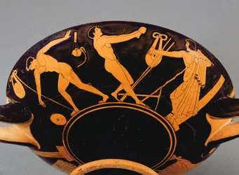 Taça kylix representando atletas e um participante num simpósio, c. 480 a.C.