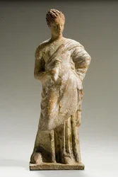 Estatueta de uma mulher, período helenístico, c.3º século aC (terracota)