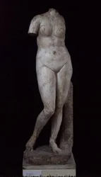 Afrodite de pé, nua, alexandrina, c. 336-30 a.C.