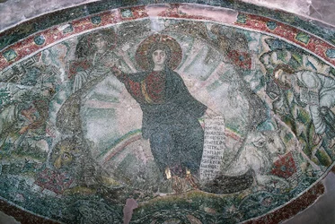 Cristo ascendeu ao céu rodeado por quatro evangelistas, Mosaico na Igreja de Hosios David, Ou Catholicon do Mosteiro de Latomos (Lista do Patrimônio Mundial da UNESCO)