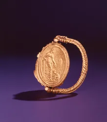 Anel de dedo com Afrodite e Eros (ouro)