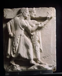 Metopo representando dançarinos, relevo de antigo thesaurus, Campania, Itália Século V bc (grés)