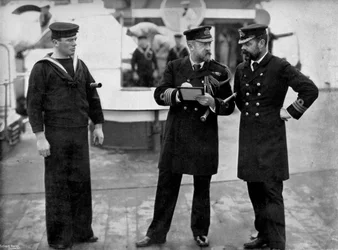 Uma mensagem para o capitão do navio de guerra HMS Magnificent, 1896