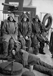 Bluejackets do destróier de barco de torpedo HMS Sturgeon, 1896