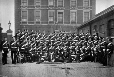 Oficiais não comissionados do 1º Life Guards em Knightsbridge Barracks, Londres, 1896.