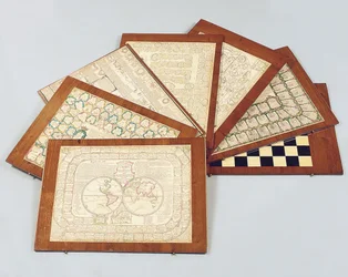 Tabuleiros de jogos de uma mesa de jogos