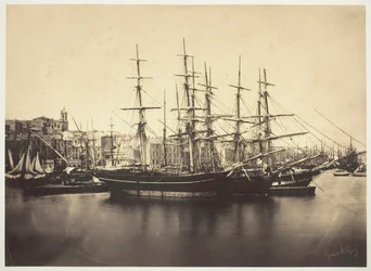 Navios no porto de Sète