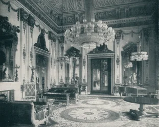 A sala de estar branca no Palácio de Buckingham, c1899, 1901