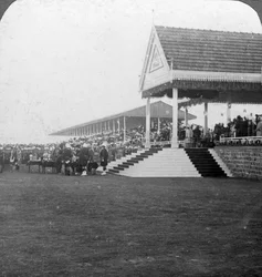 Queen Mary 1867-1953, apresentando prêmios em um torneio militar, Delhi, Índia, início do século XX.