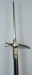 Martelo de luzerna, c.1600-25 (aço e madeira)