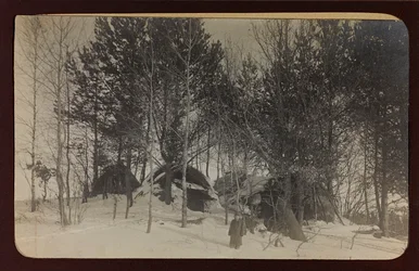 Primeira Guerra Mundial: a "Ucrânia nos anos 1914-1916 durante a invasão do exército alemão". Paisagem com neve (foto a p/b)