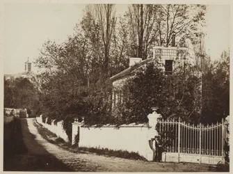 Rua em Louveciennes, c.1869 (impressão albuminada a partir de negativo de vidro)