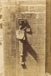 Anjo carregando um relógio de sol, Igreja de Chartres, 1852 (foto)