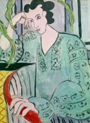 A húngara de blusa verde