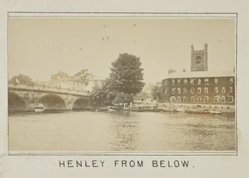 Henley a partir de baixo