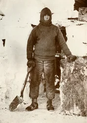 Capitão LEG Oates pela porta estável, 30 de agosto de 1911, 1913