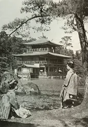 Kinkakuji O Pavilhão Dourado, 1910.